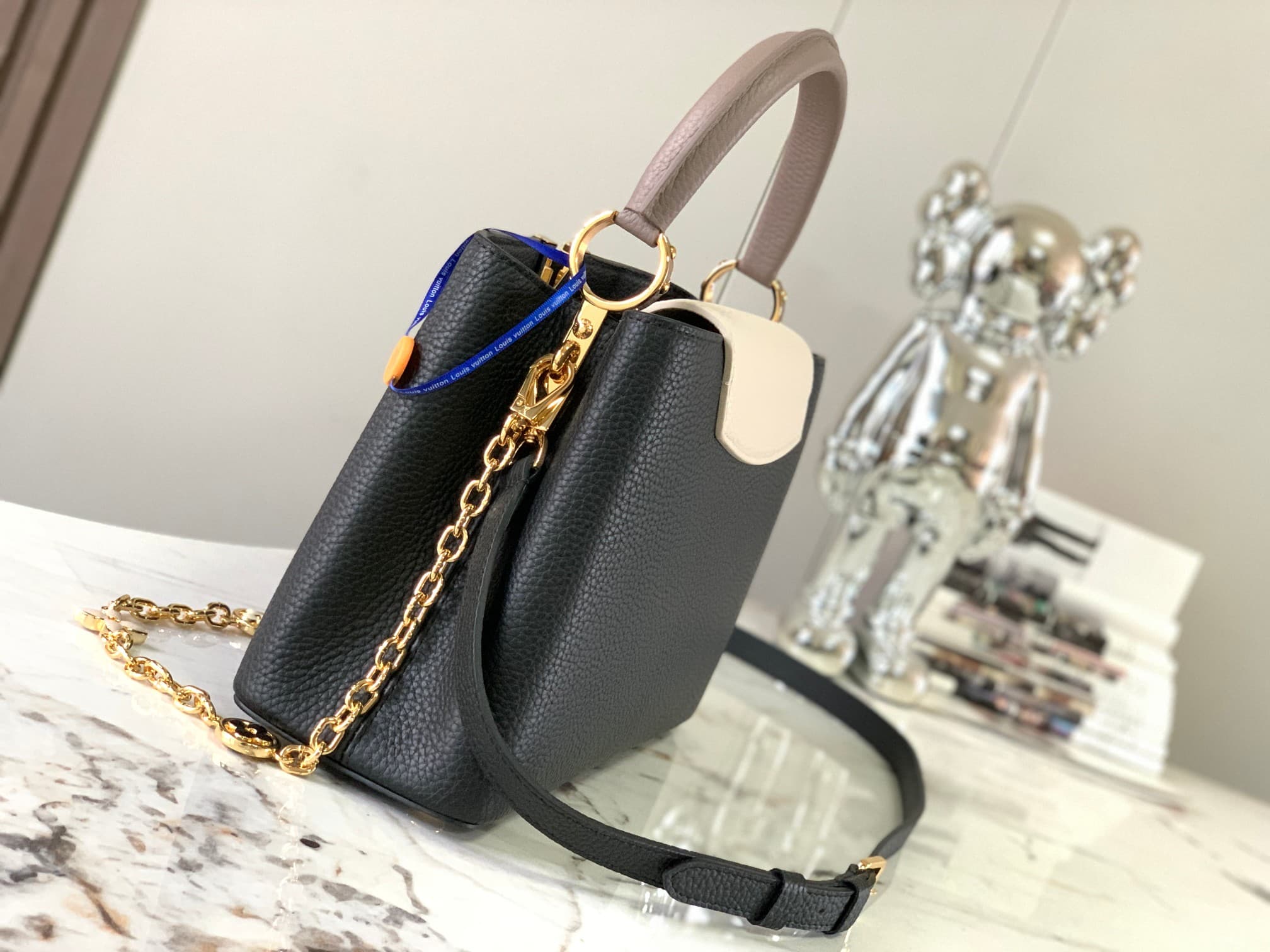 Louis Vuitton Capucines MM Handbag M29708 