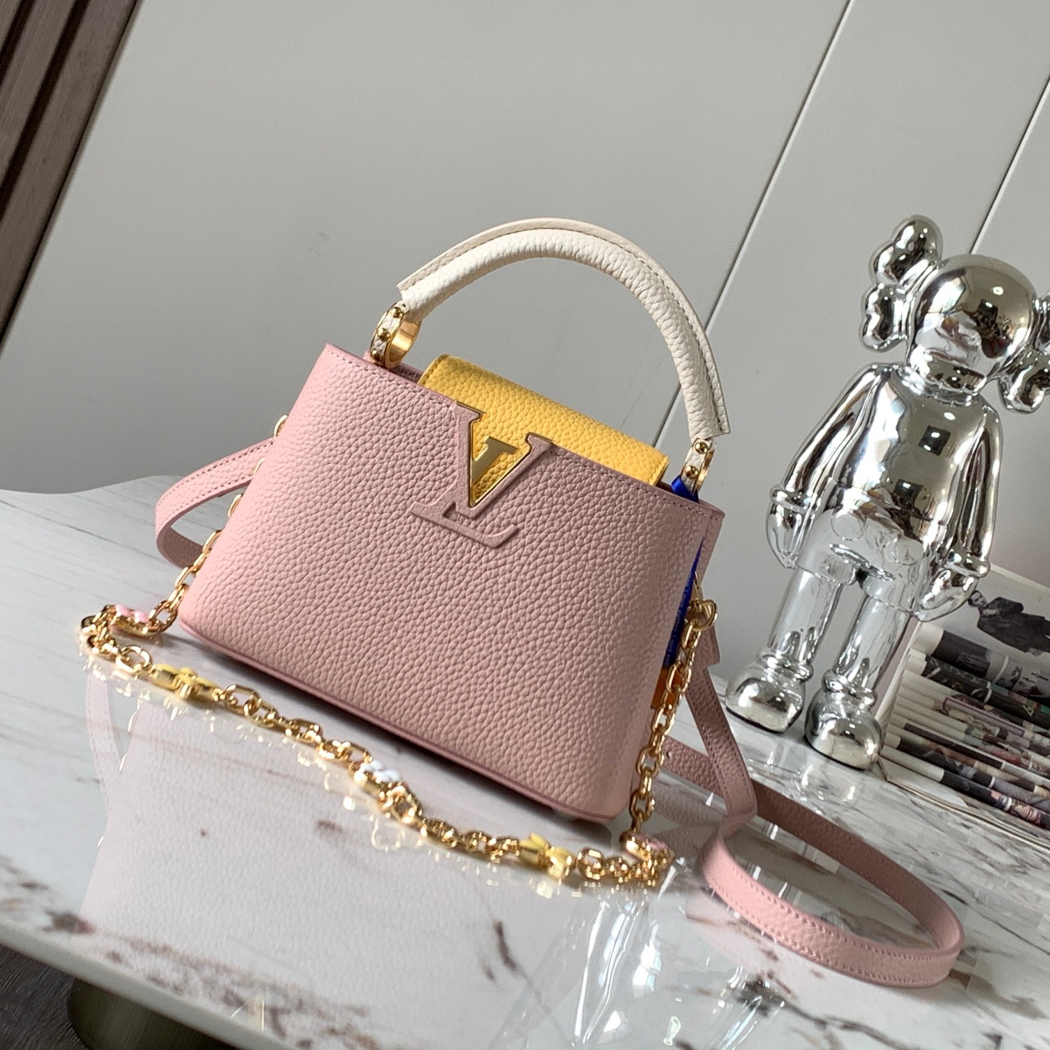 Louis Vuitton Capucines Mini Handbag M20845 