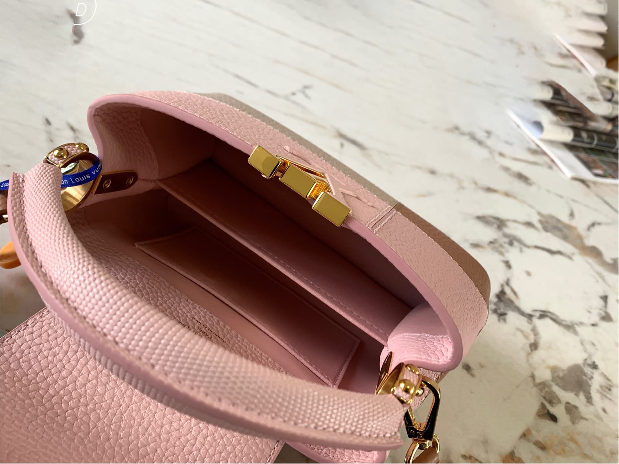 Louis Vuitton Capucines Mini Handbag M59269 