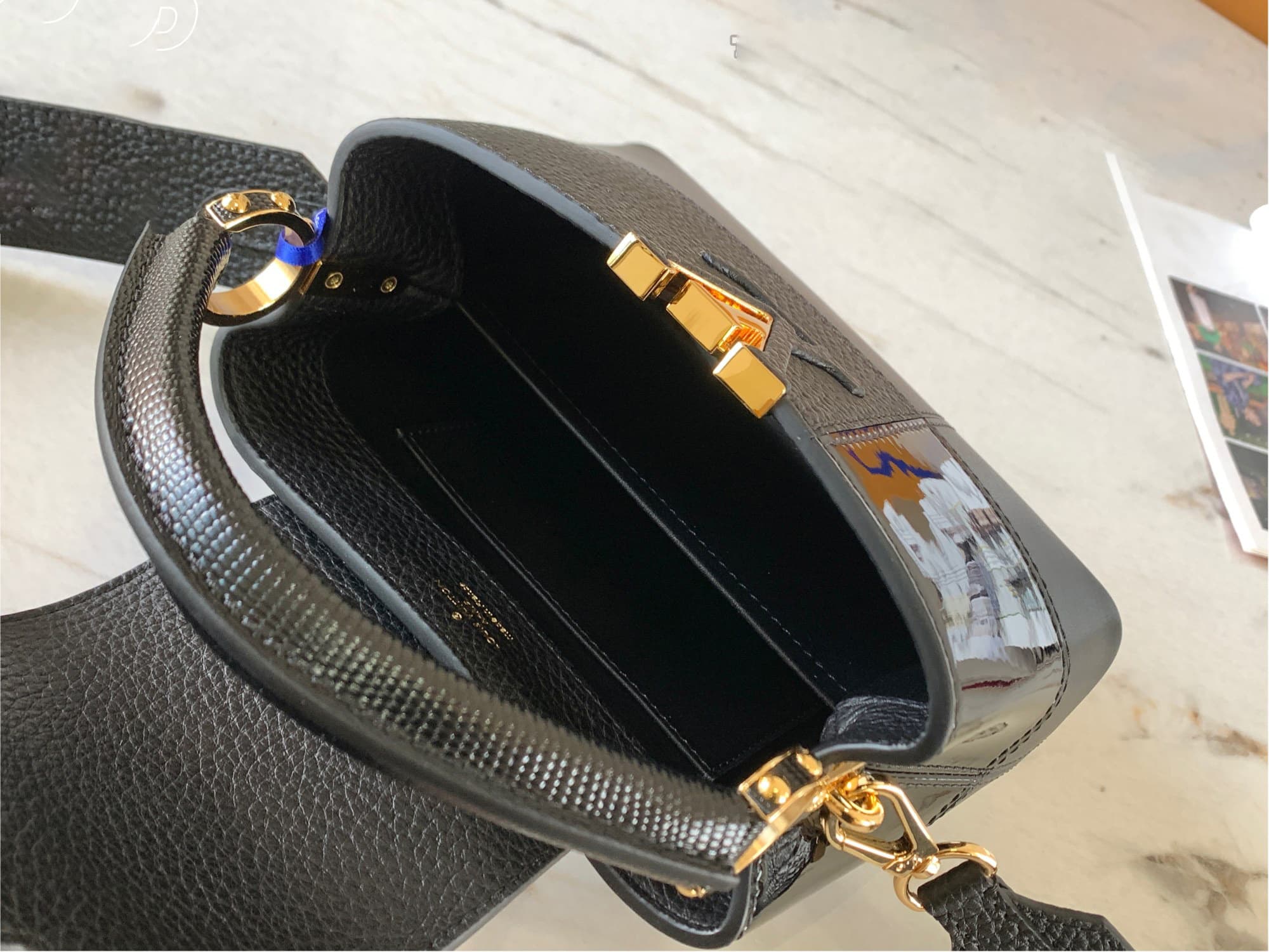 Louis Vuitton Capucines Mini Handbag M59269 