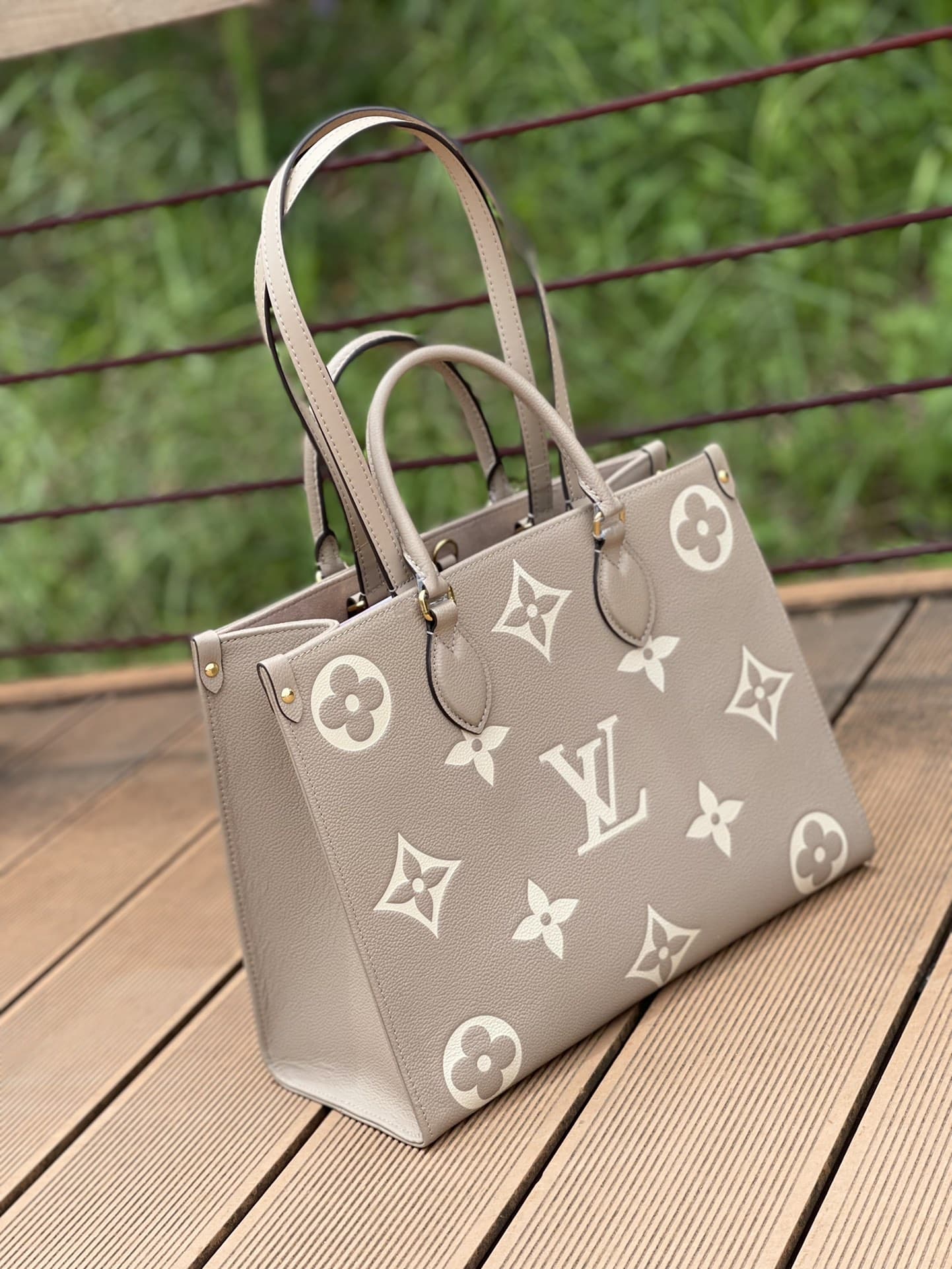 Louis Vuitton OnTheGo MM Handbag Light Khaki M45494