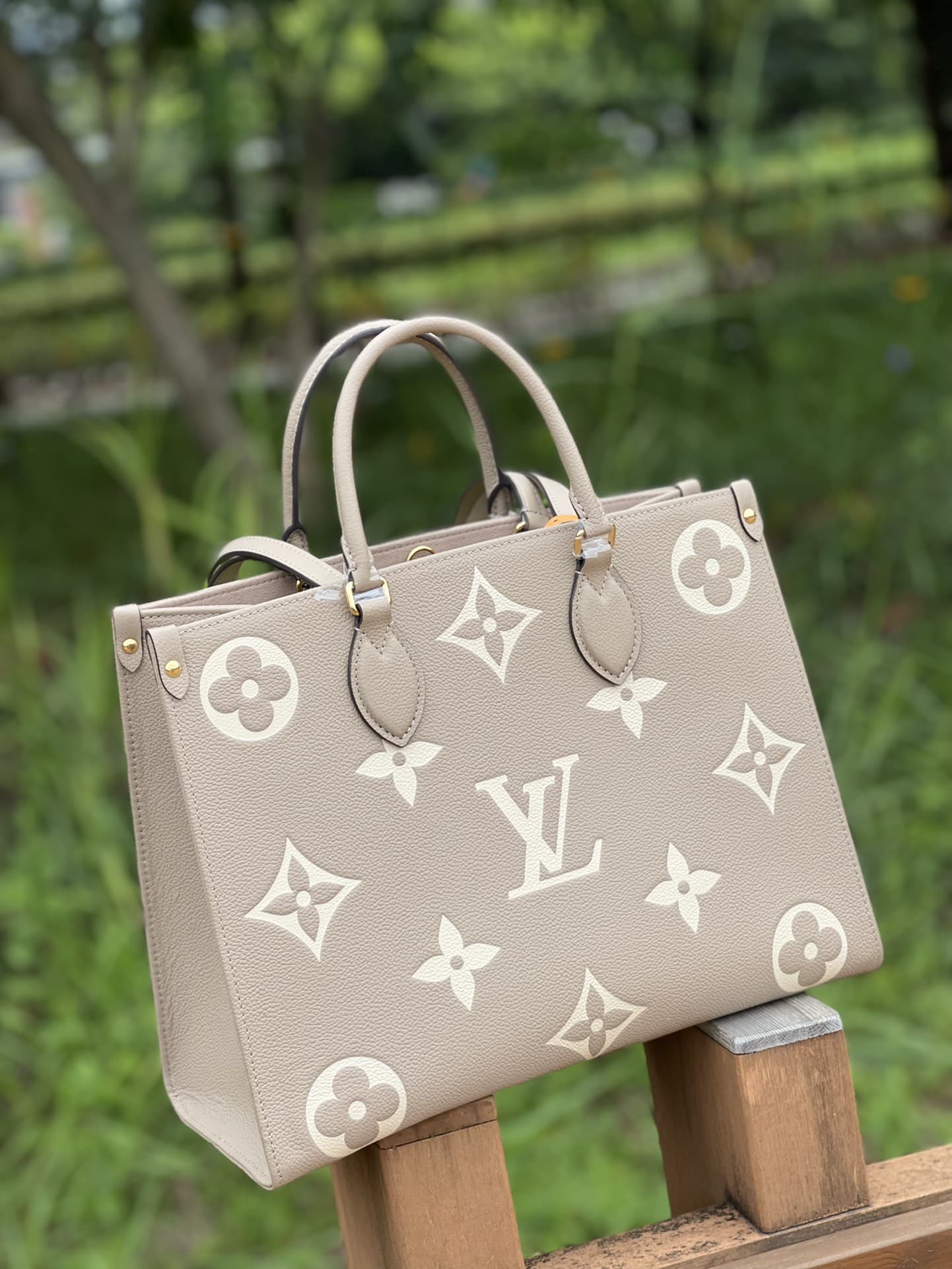 Louis Vuitton OnTheGo MM Handbag Light Khaki M45494