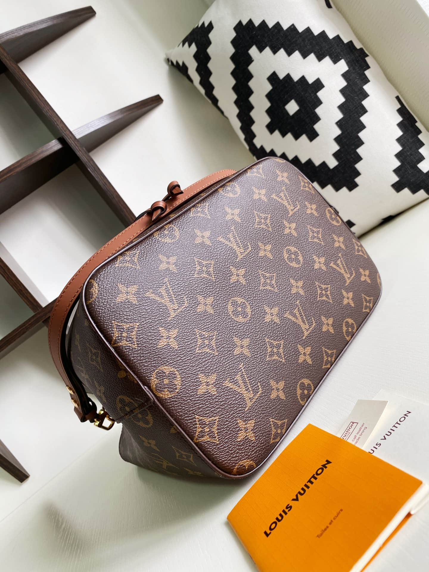 Louis Vuitton NéoNoé MM M44887