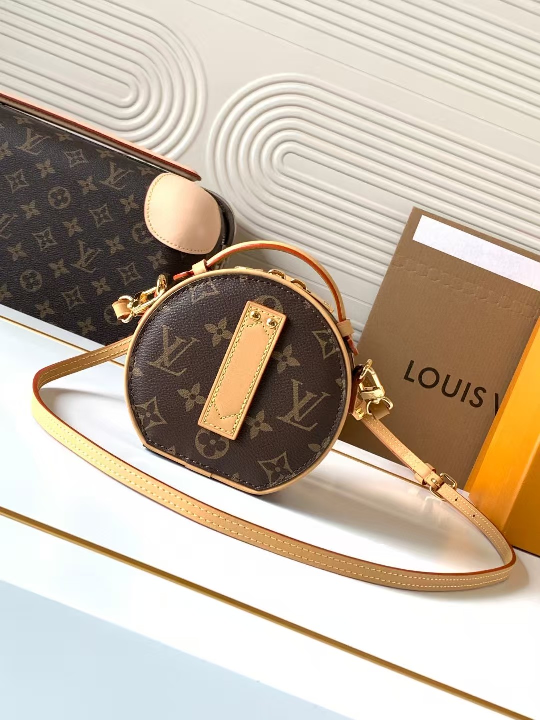 Louis Vuitton Mini Boite Chapeau Box Bag M44699