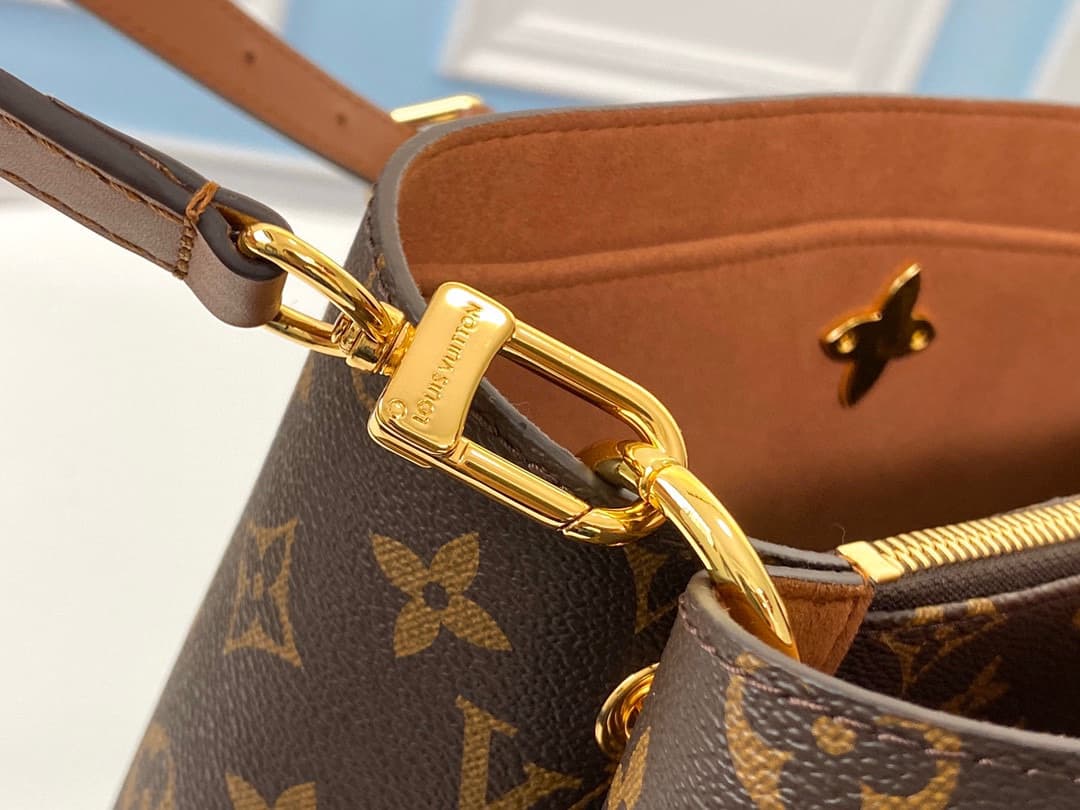 Louis Vuitton Monogram Flower Tote Bag M43770