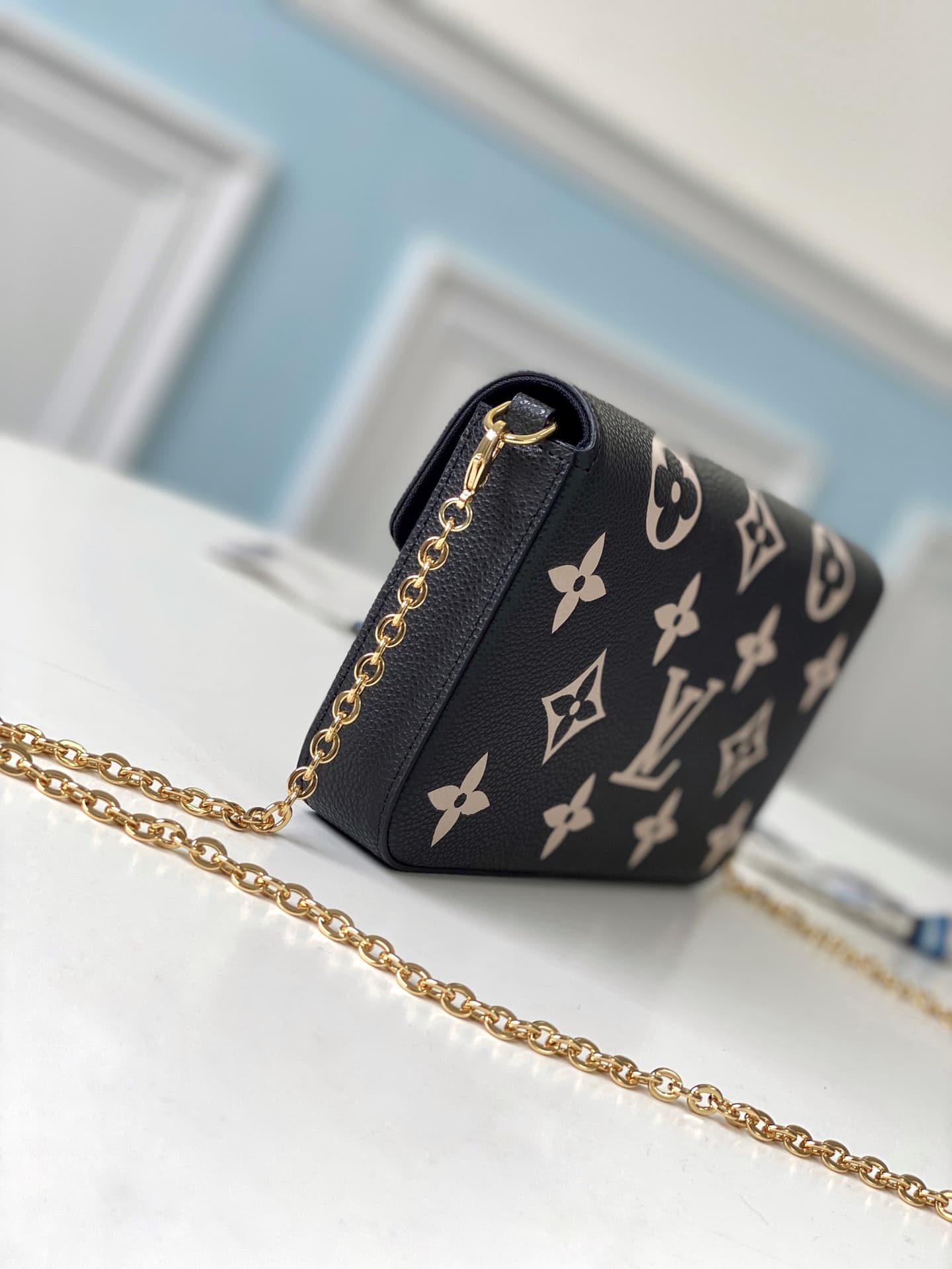 Louis Vuitton Félicie Pochette Handbag M82479