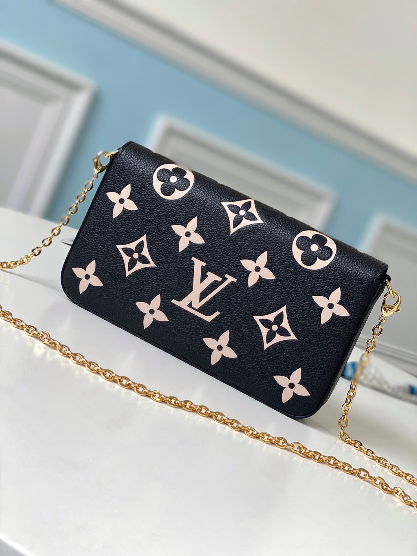 Louis Vuitton Félicie Pochette Handbag M82479