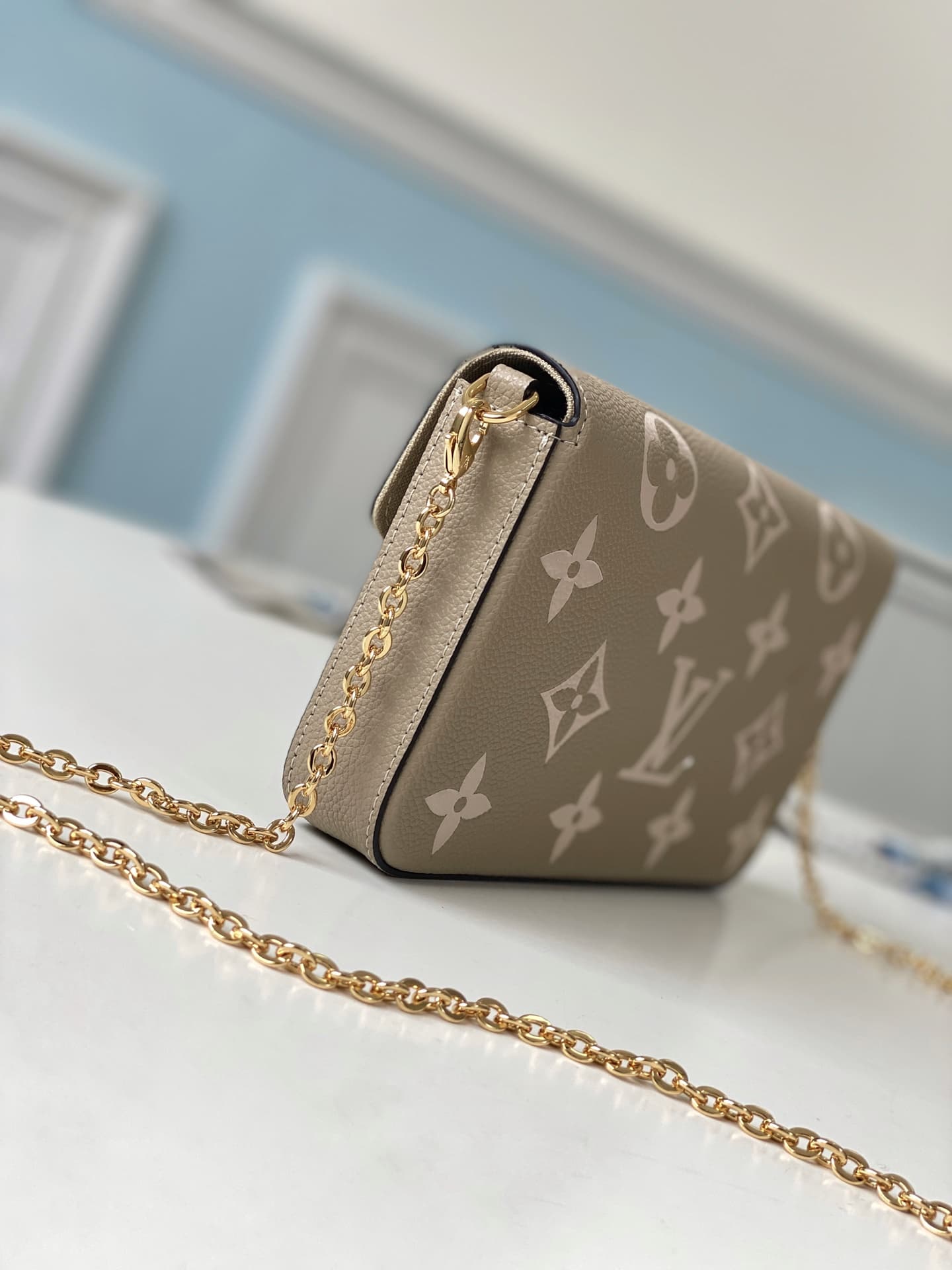 Louis Vuitton Félicie Pochette Handbag M82610