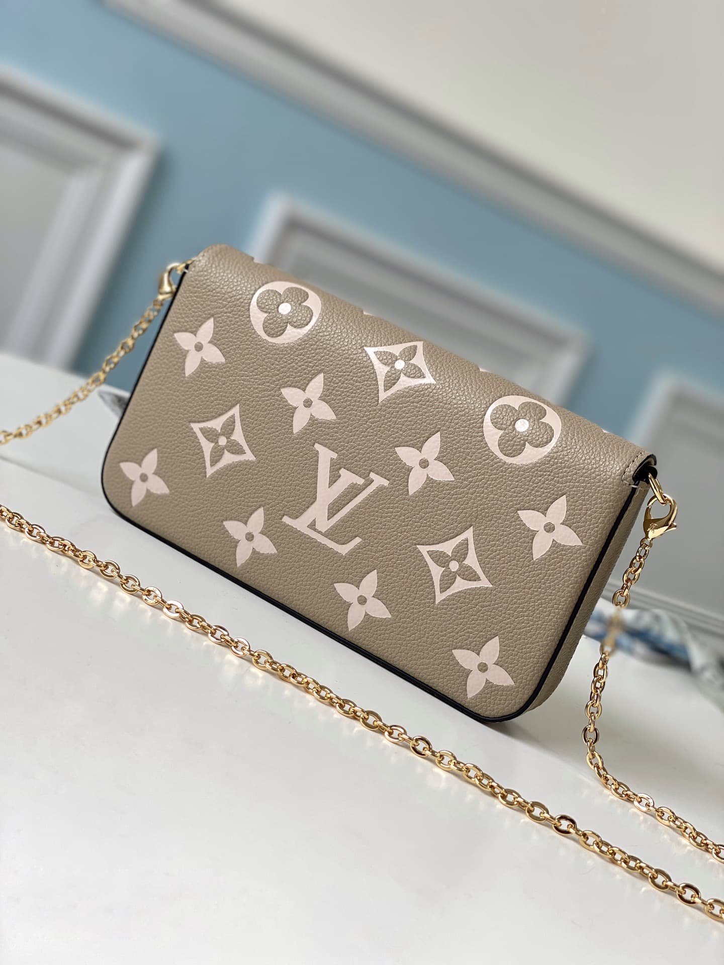 Louis Vuitton Félicie Pochette Handbag M82610