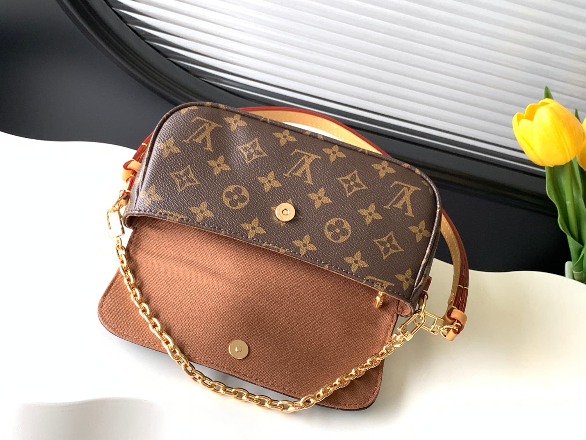 Louis Vuitton Wallet On Chain Ivy Handbag M81911