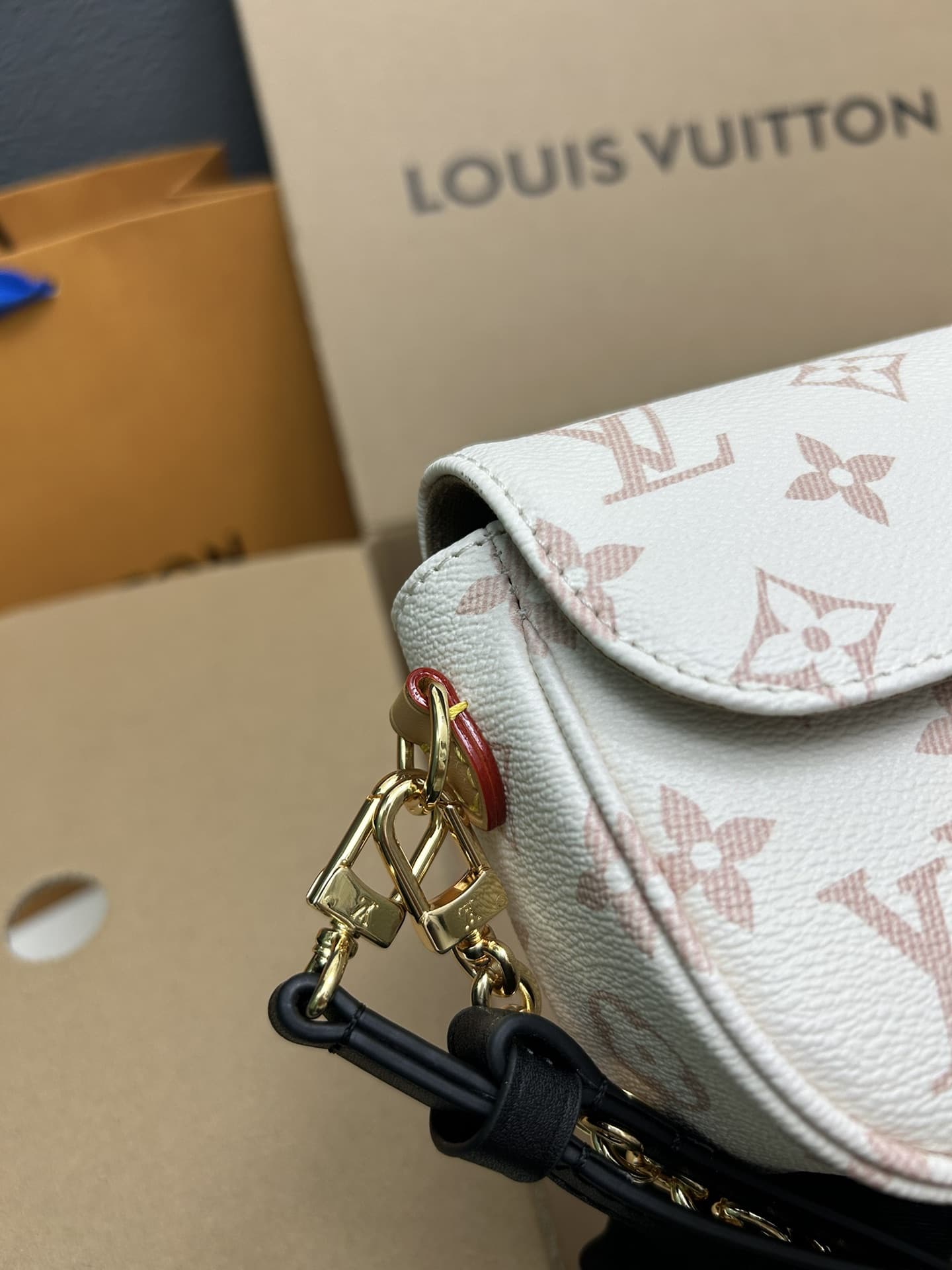 Louis Vuitton Wallet On Chain Ivy Handbag M83091