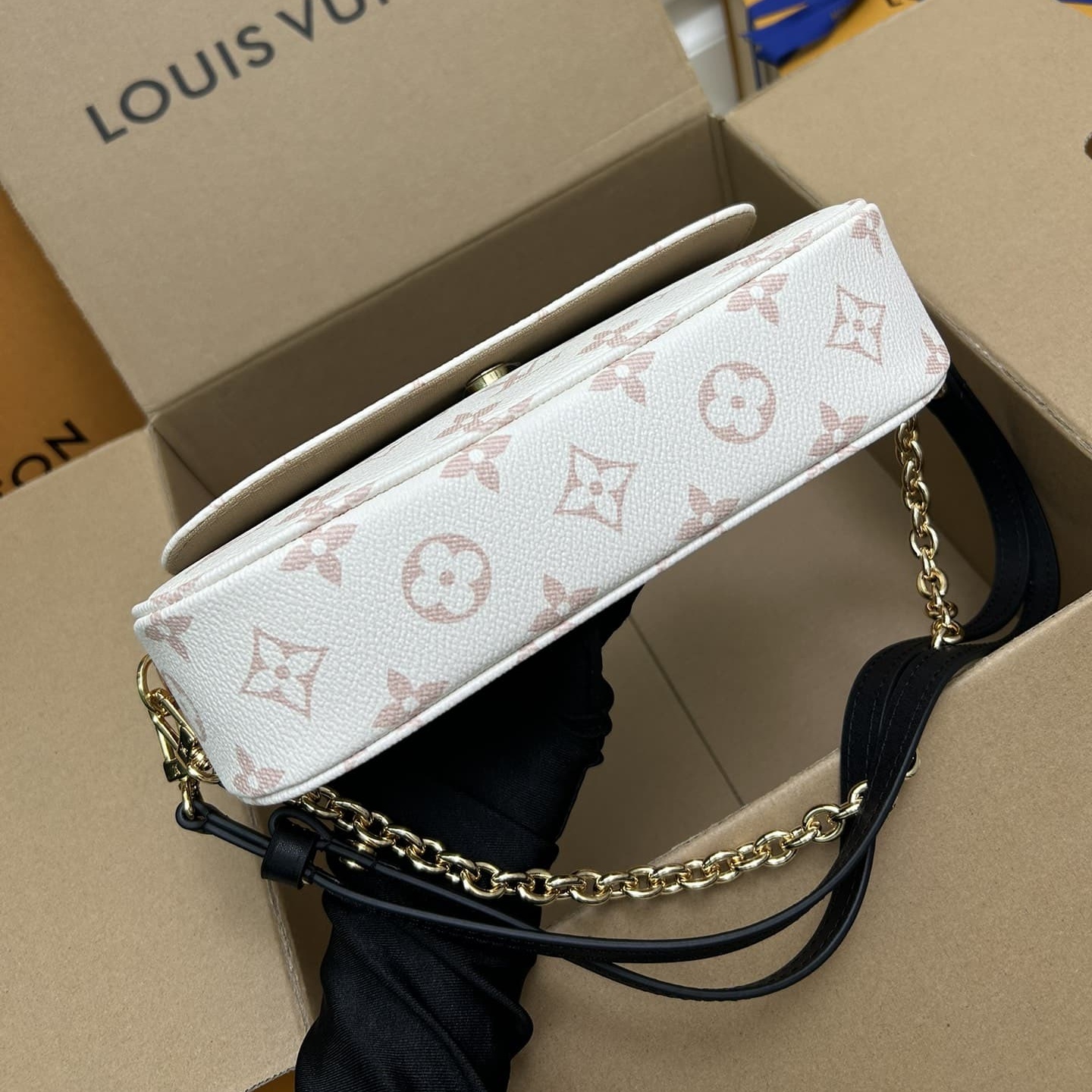 Louis Vuitton Wallet On Chain Ivy Handbag M83091