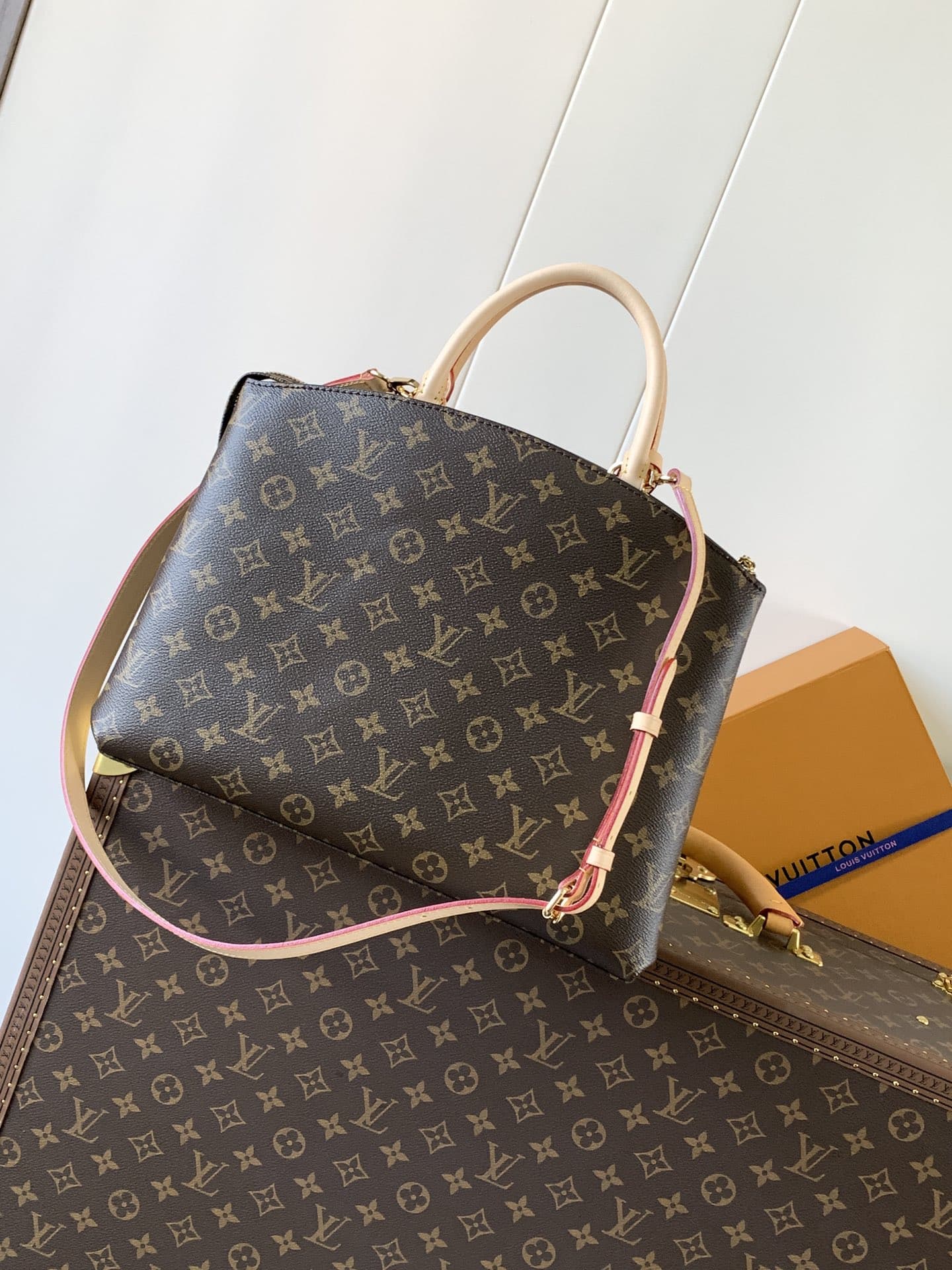 Louis Vuitton Grand Palais Handbag M45898