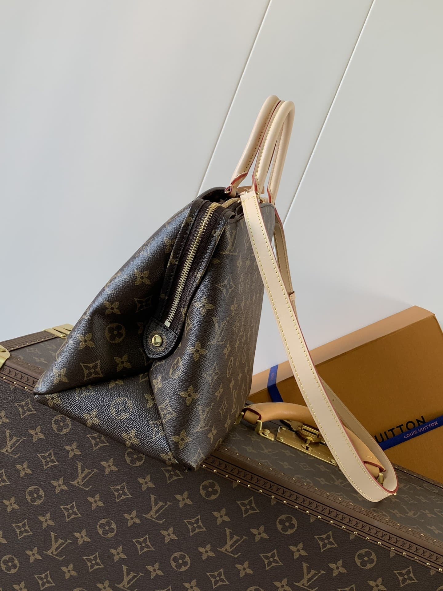 Louis Vuitton Grand Palais Handbag M45898