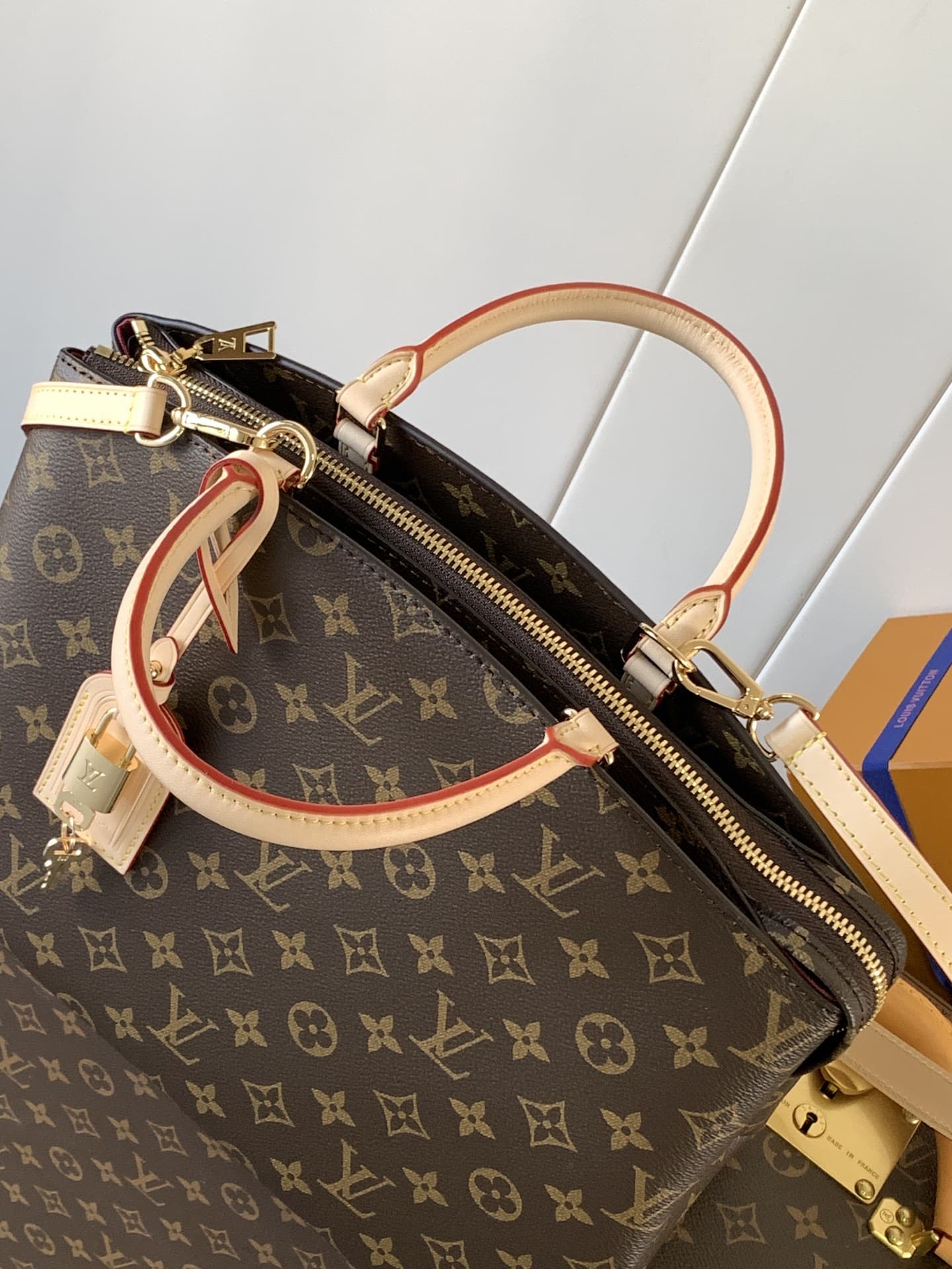 Louis Vuitton Grand Palais Handbag M45898