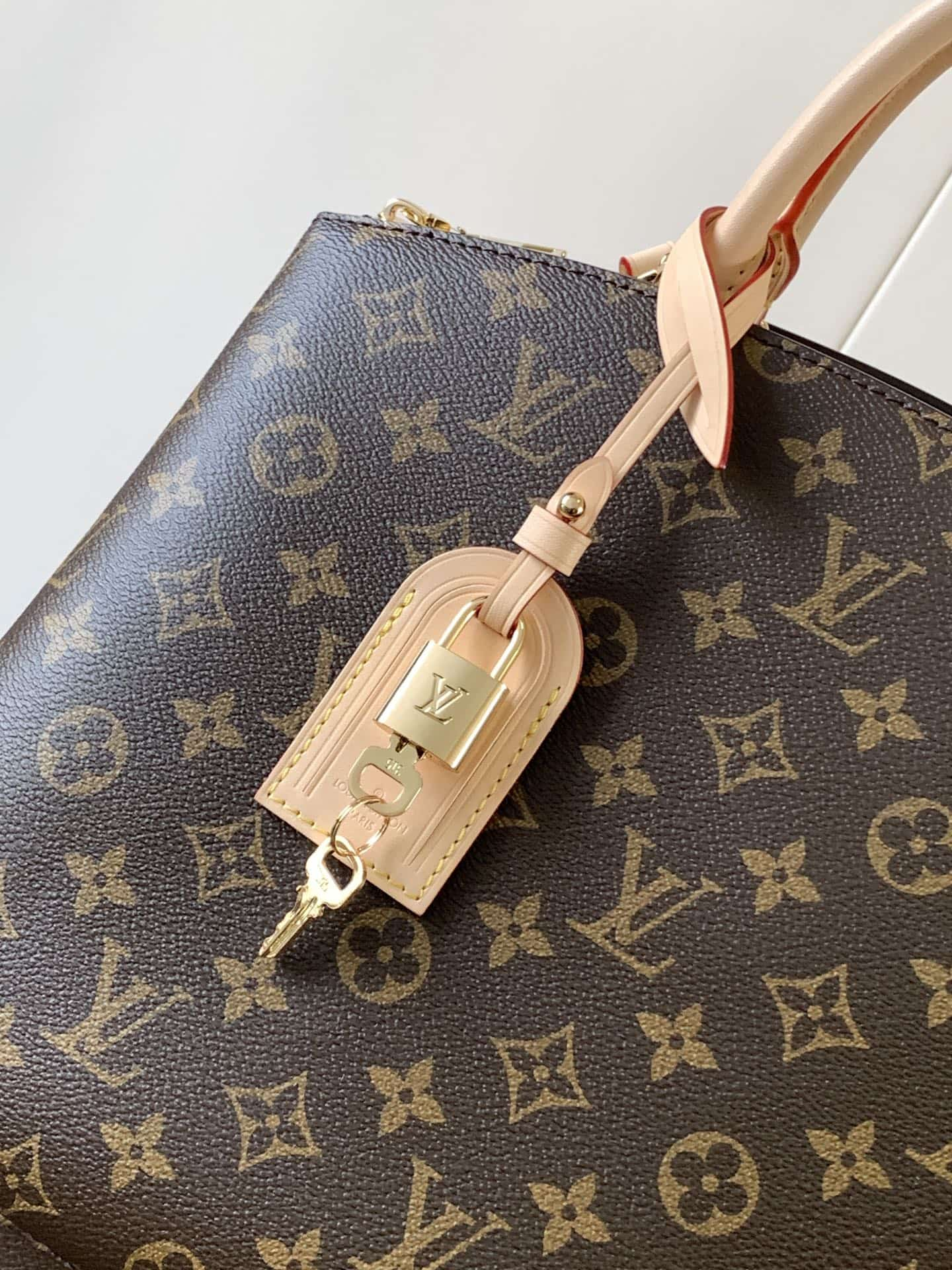 Louis Vuitton Grand Palais Handbag M45898