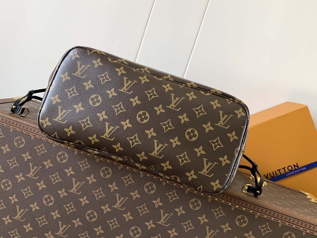 Louis Vuitton Neverfull Inside Out MM Handbag M11946