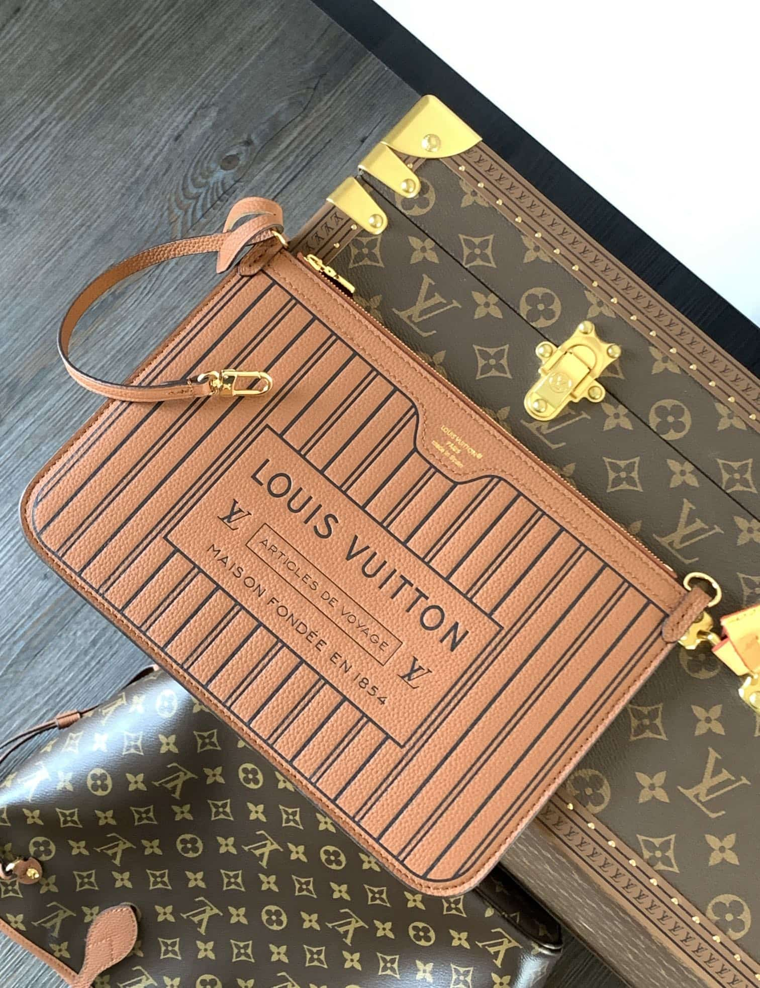 Louis Vuitton Neverfull Inside Out MM Handbag M12061