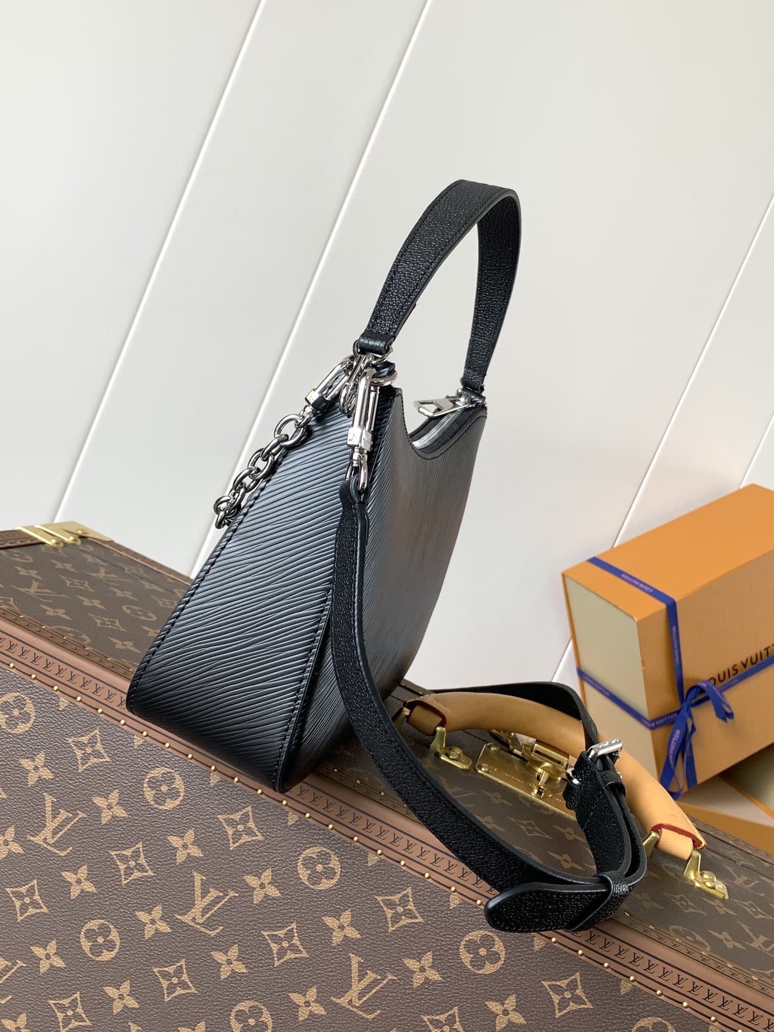 Louis Vuitton Marellini Handbag M20998