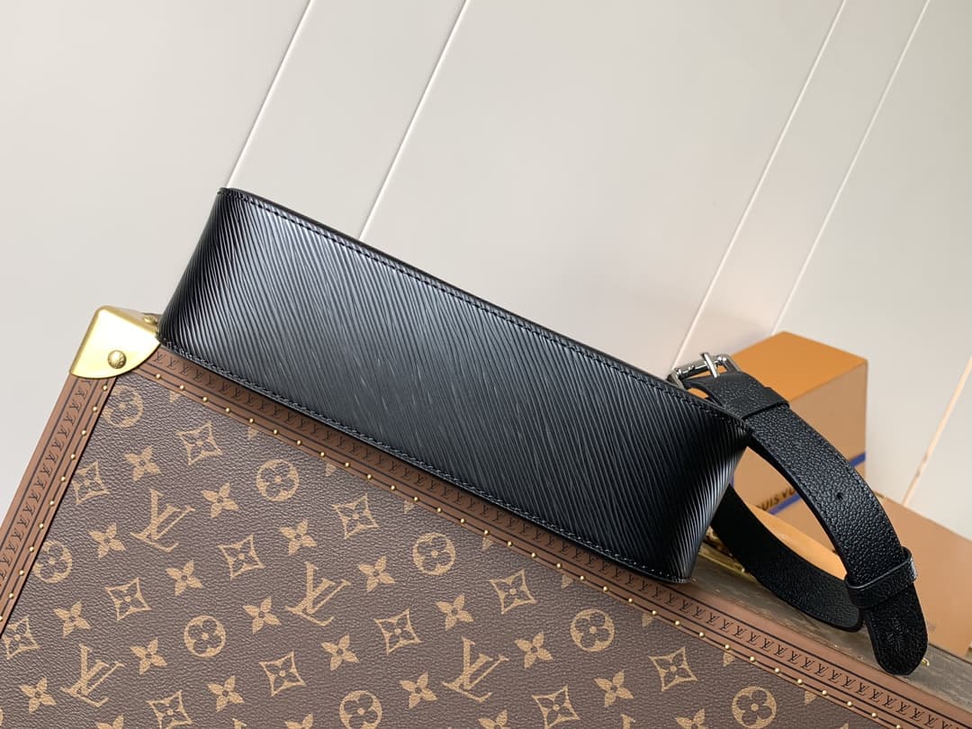 Louis Vuitton Marellini Handbag M20998