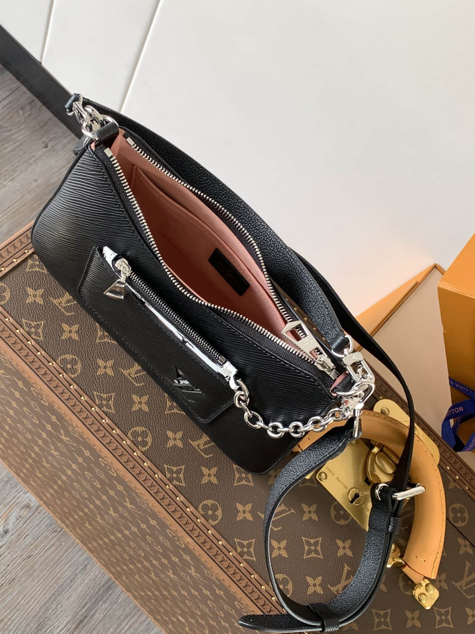 Louis Vuitton Marellini Handbag M20998