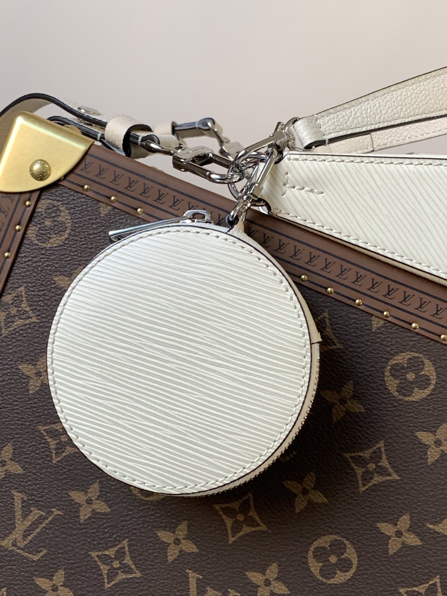 Louis Vuitton Marelle Handbag M80688