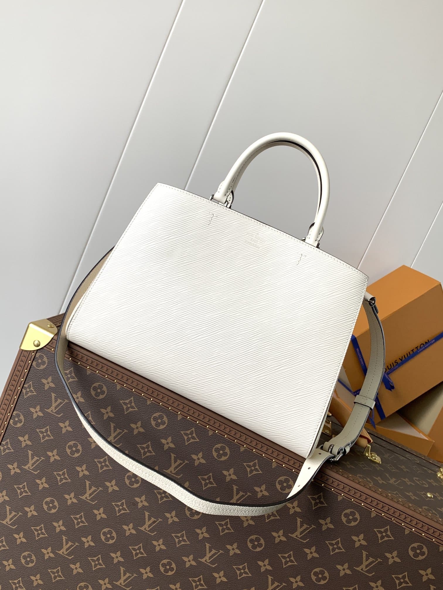 Louis Vuitton Marelle Tote MM Handbag M20520