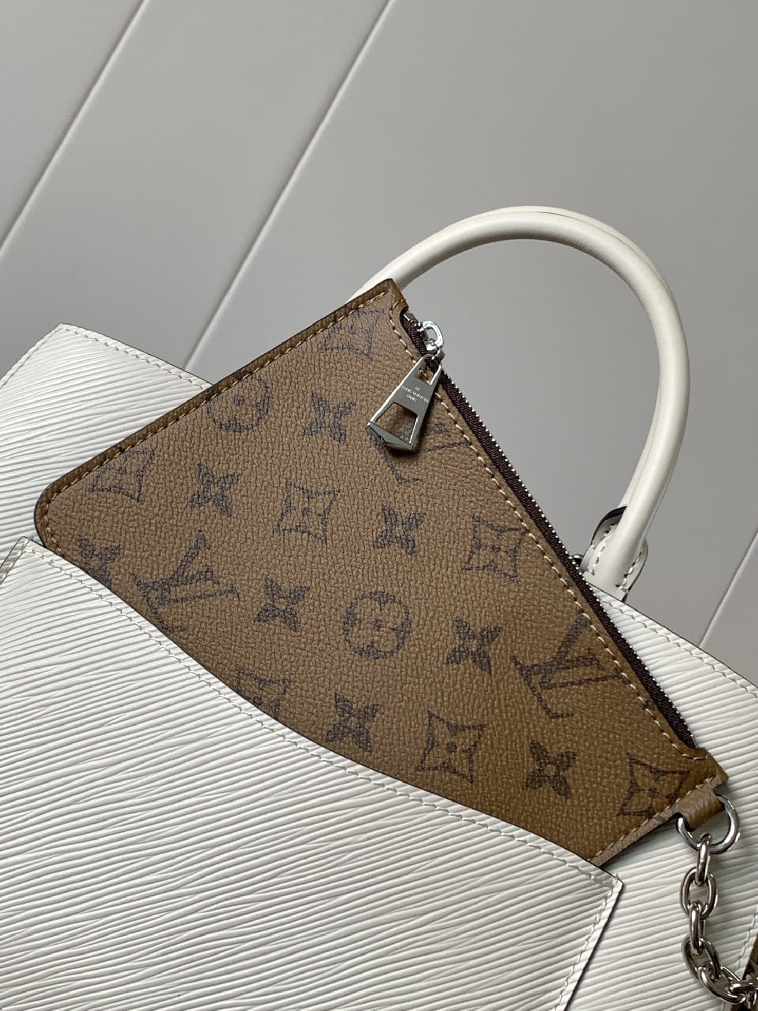 Louis Vuitton Marelle Tote MM Handbag M20520