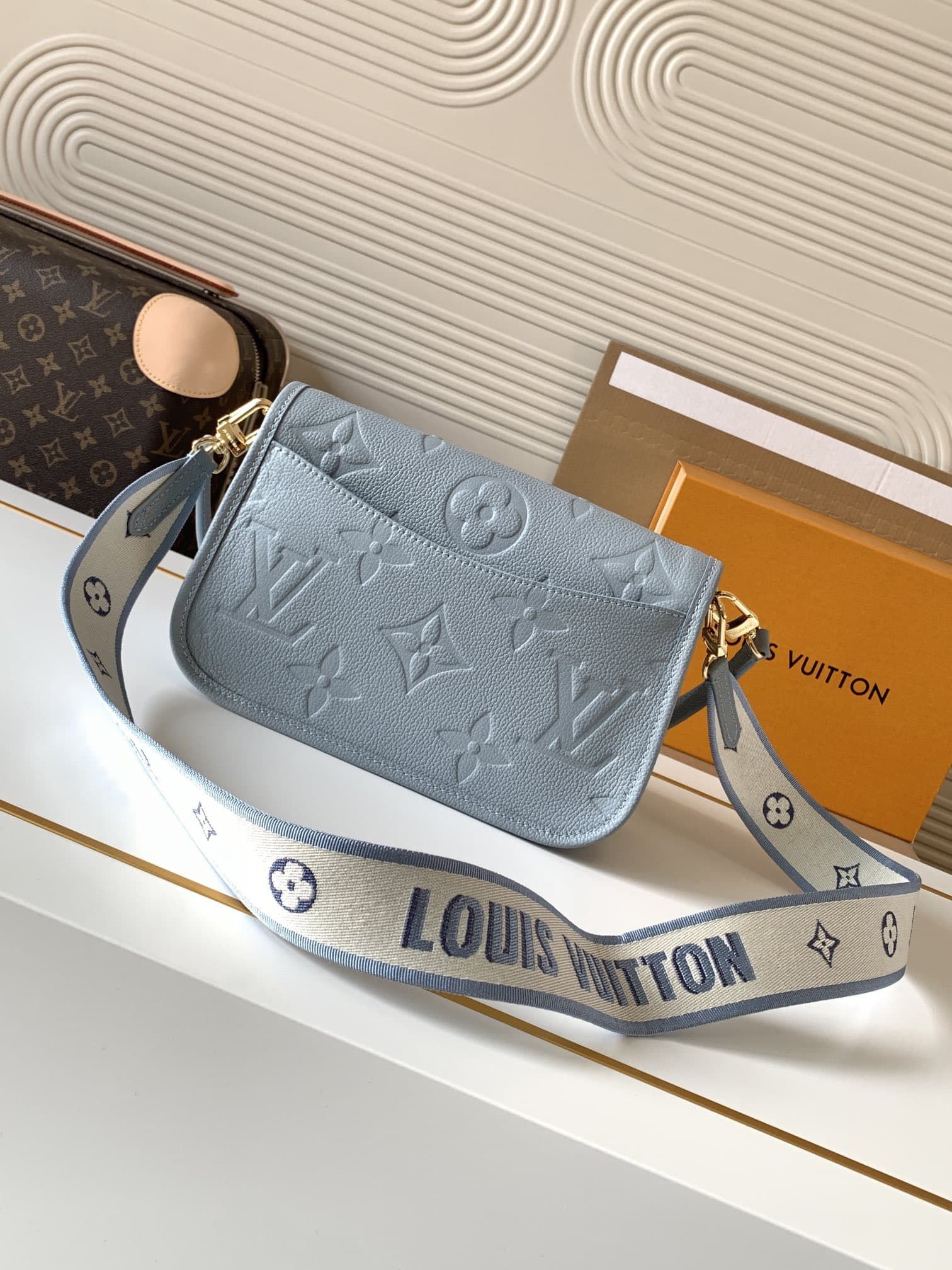 Louis Vuitton Diane Handbag M46846