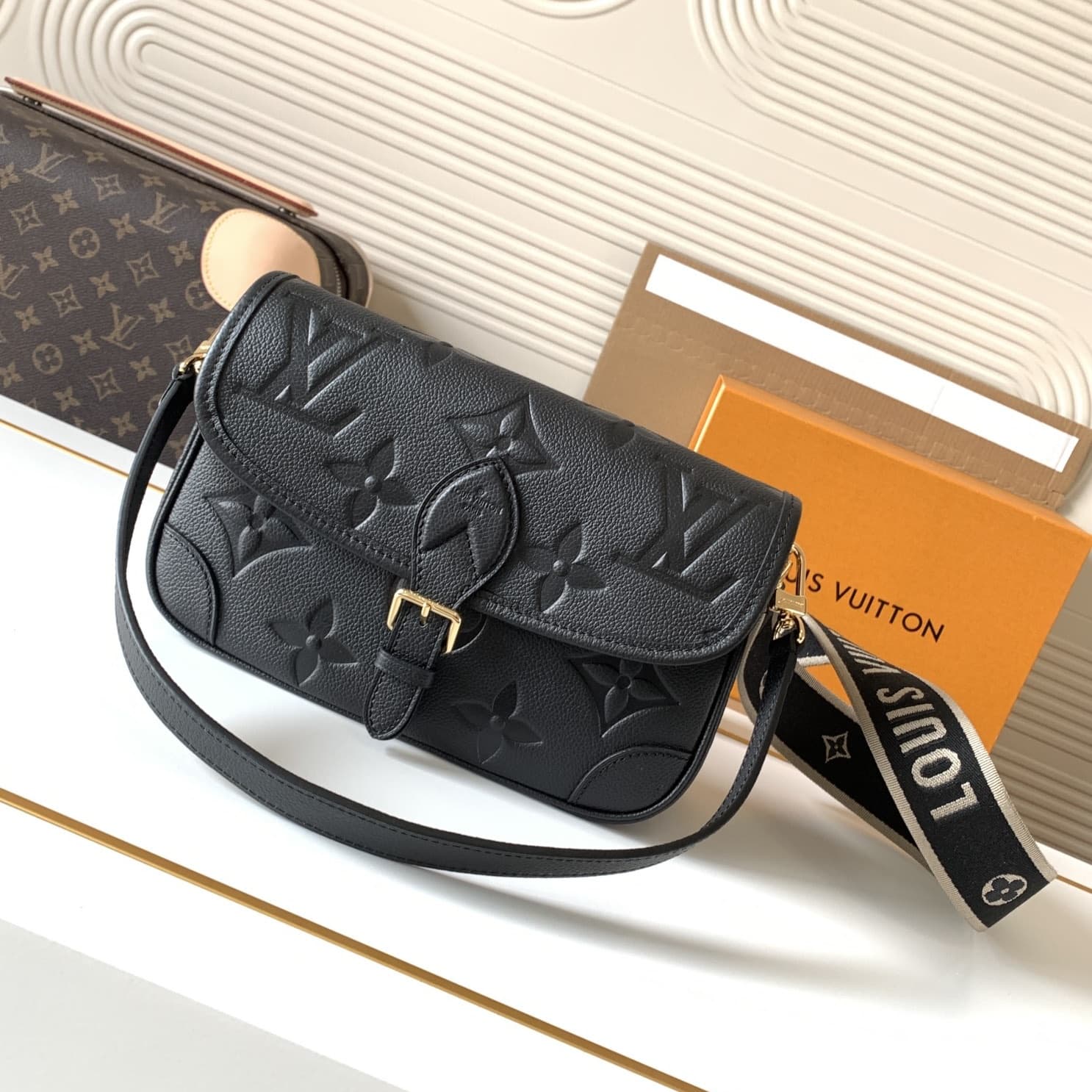 Louis Vuitton Diane Handbag M46386