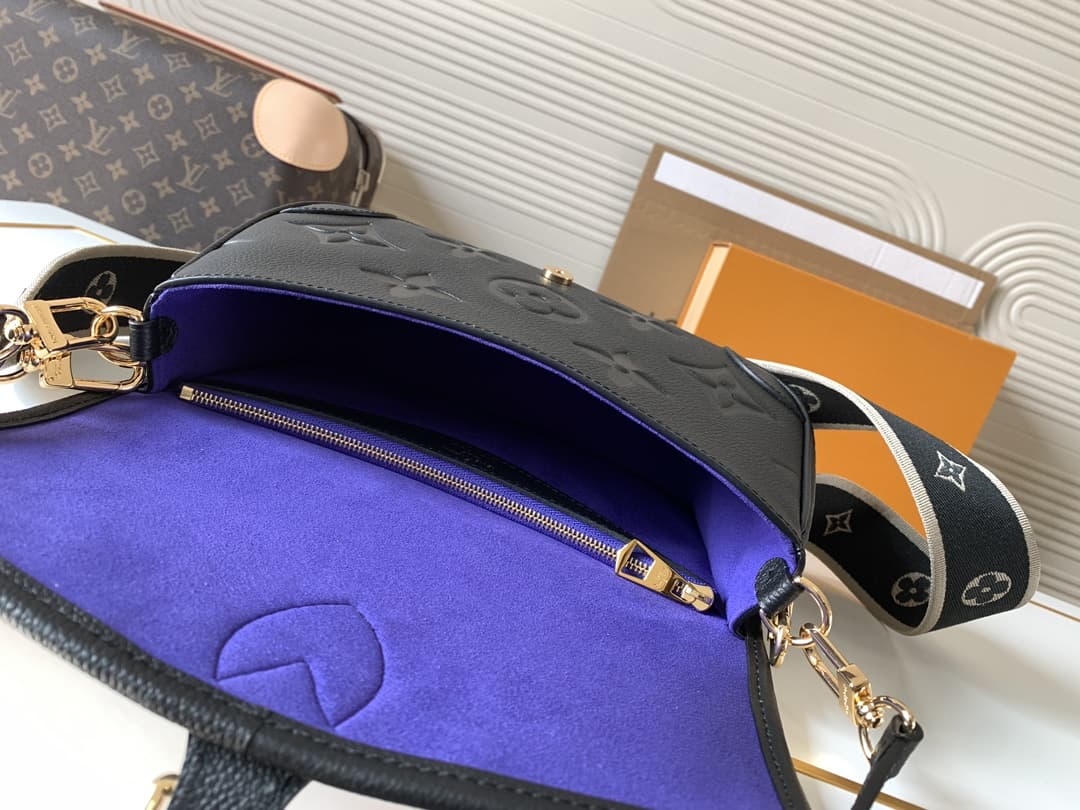 Louis Vuitton Diane Handbag M46386