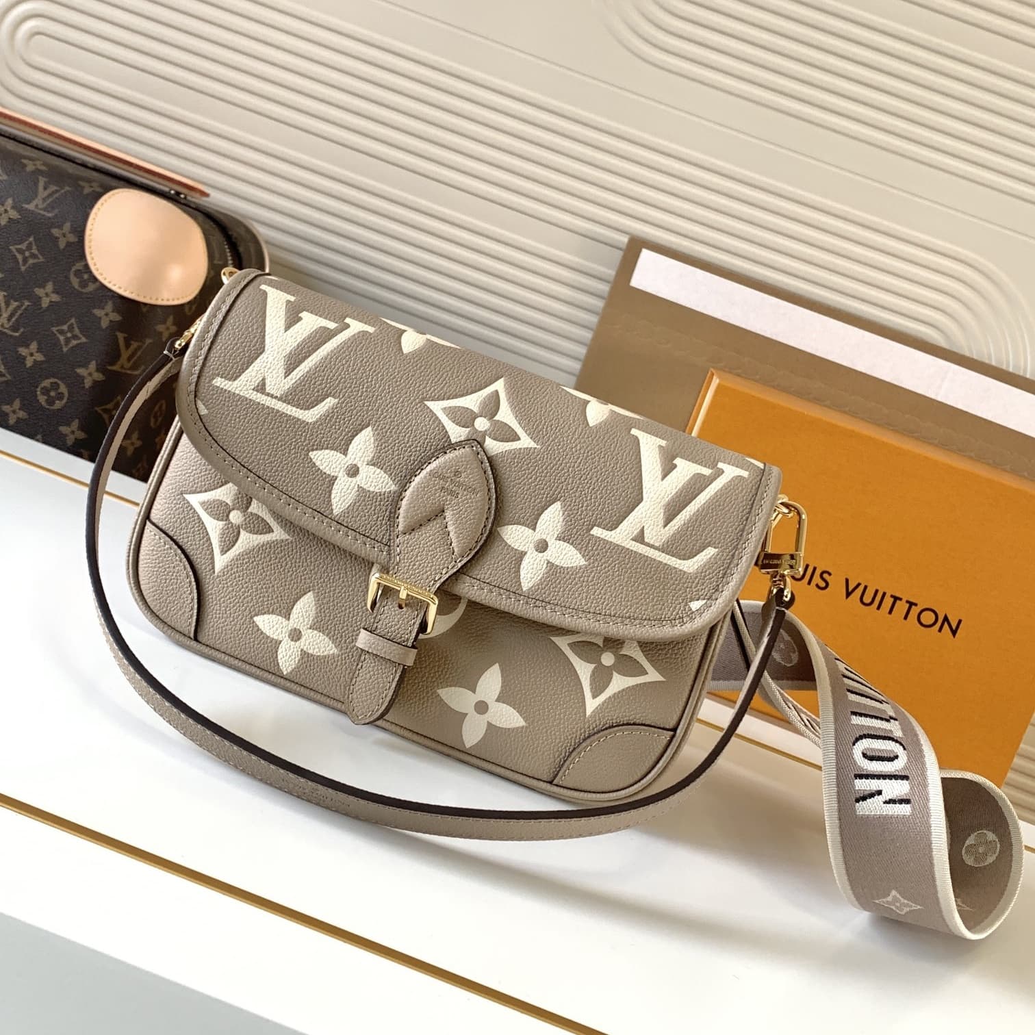 Louis Vuitton Diane Handbag M46583