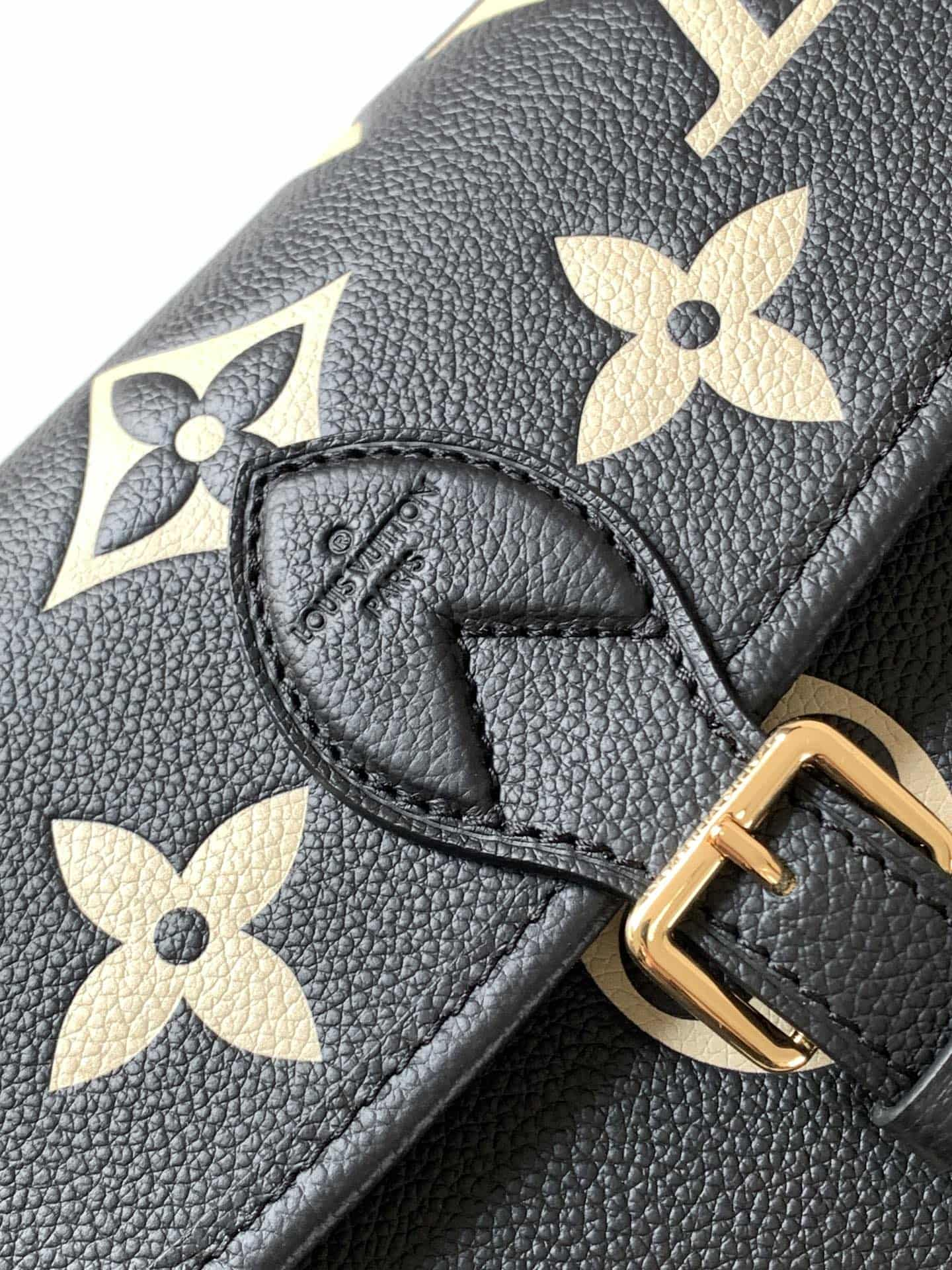 Louis Vuitton Diane Handbag Beige Black M46386