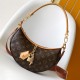 Louis Vuitton Looping Handbag M12939