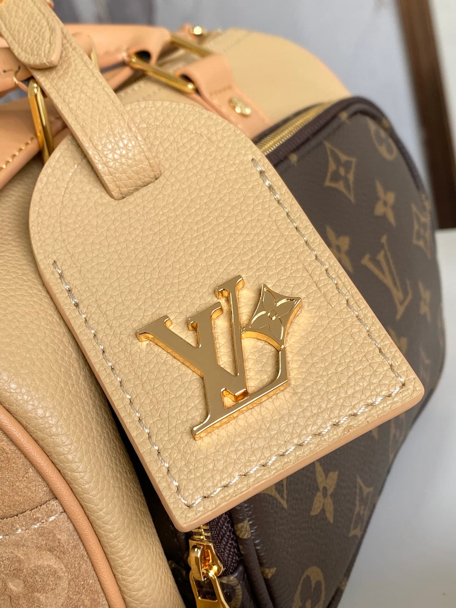 Louis Vuitton Keepall Bandoulière 25 Duffle Bag M12627