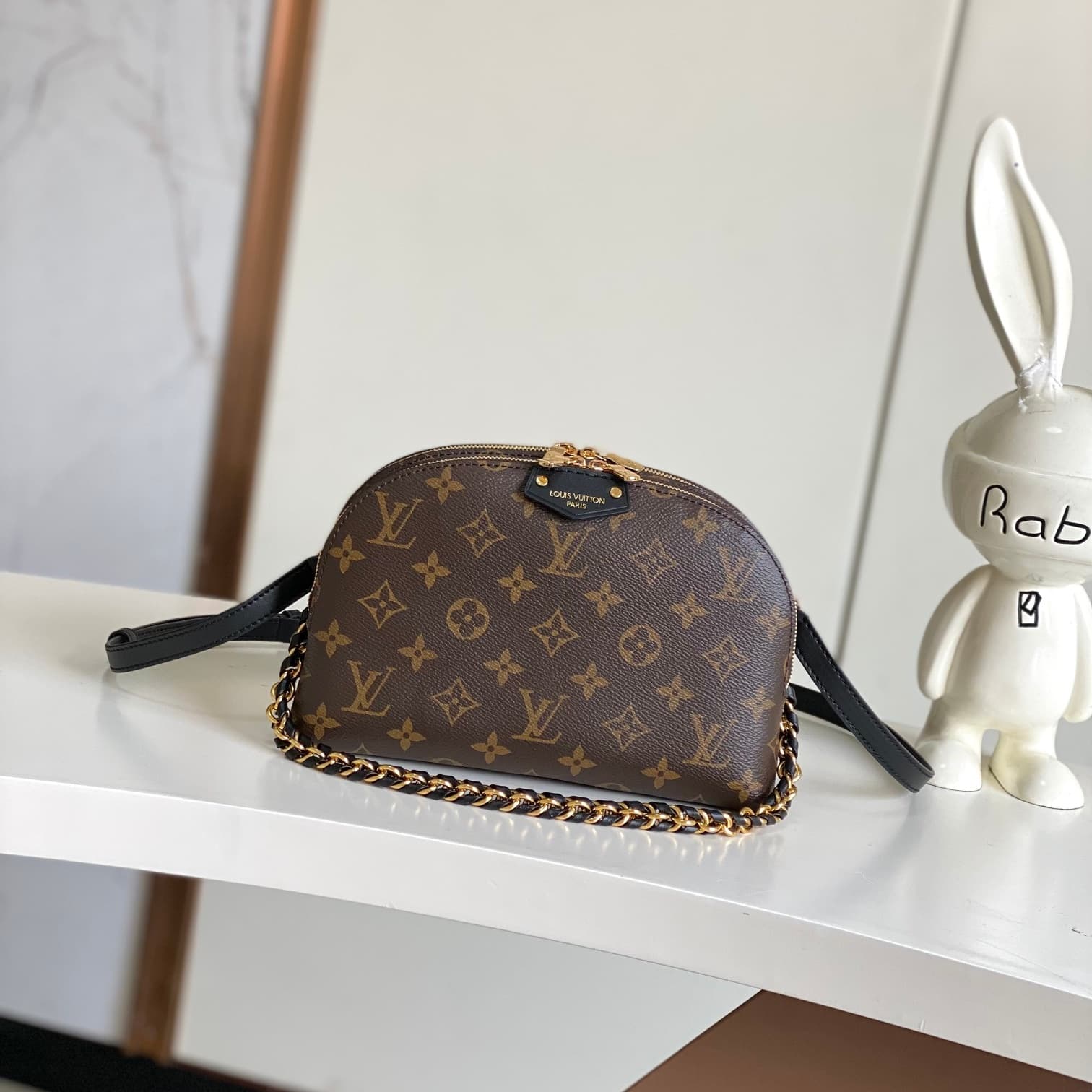 Louis Vuitton Be Alma Handbag M12996