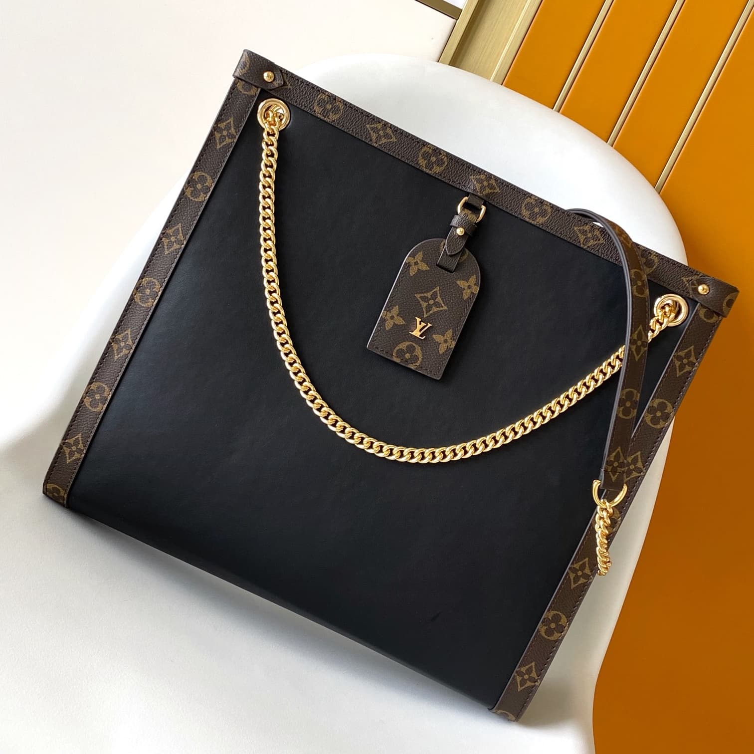 Louis Vuitton Nova MM Handbag M13137