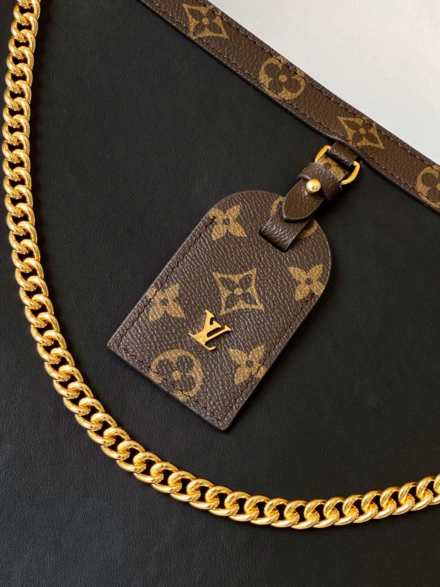 Louis Vuitton Nova MM Handbag M13137