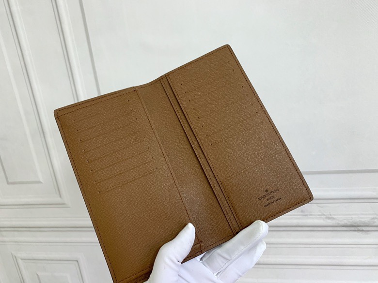 Louis Vuitton Brazza Wallet  M66540