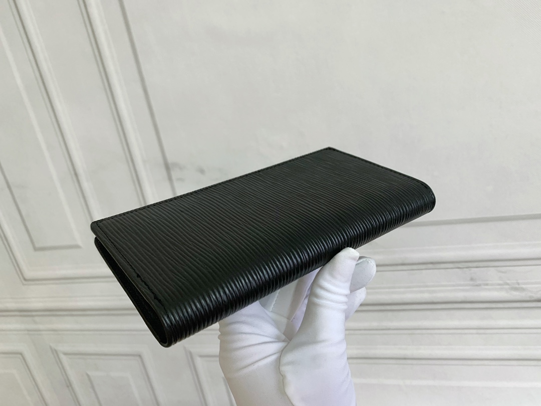 Louis Vuitton Brazza Wallet Black M60622