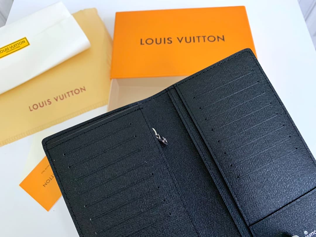 Louis Vuitton Brazza Wallet Black M60622