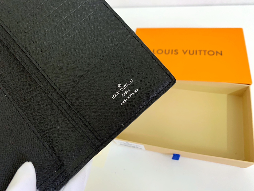 Louis Vuitton Brazza Wallet Black M60622