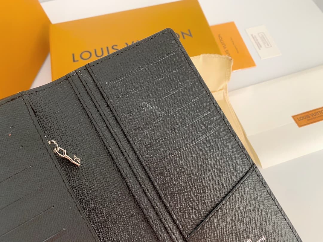 Louis Vuitton Brazza Wallet Grey M66540