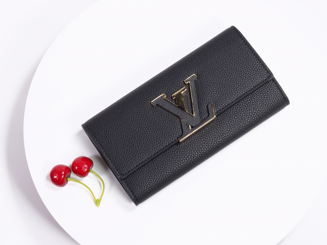 Louis Vuitton Capucines Wallet Black M61248