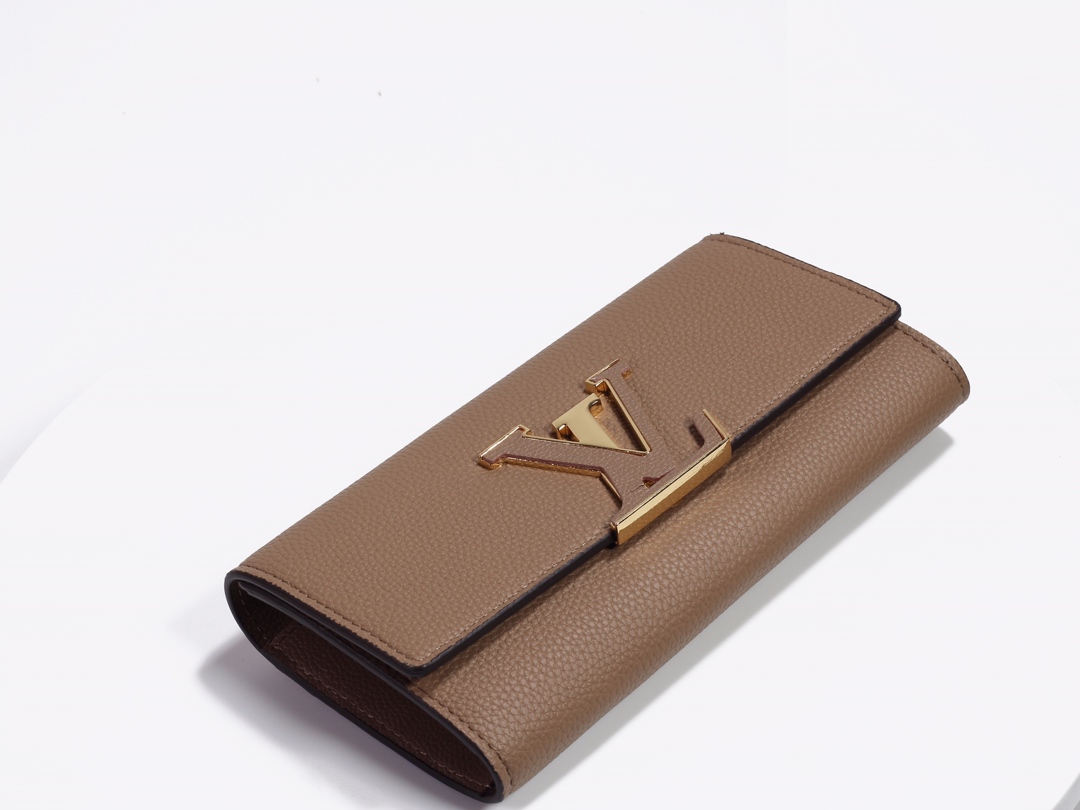 Louis Vuitton Capucines Wallet  Light Brown M61248