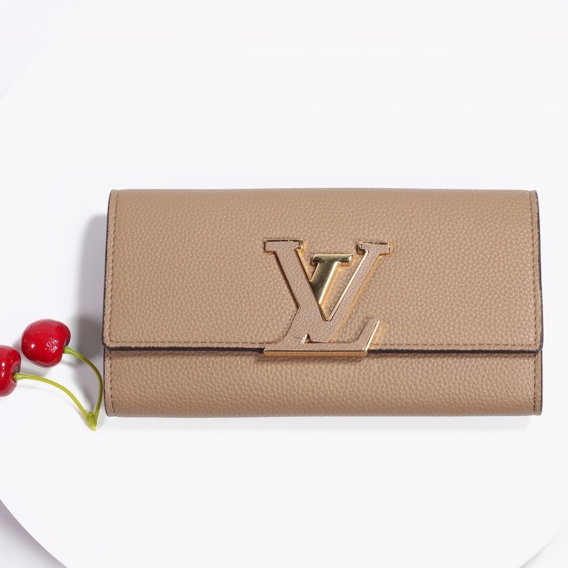 Louis Vuitton Capucines Wallet  Light Brown M61248