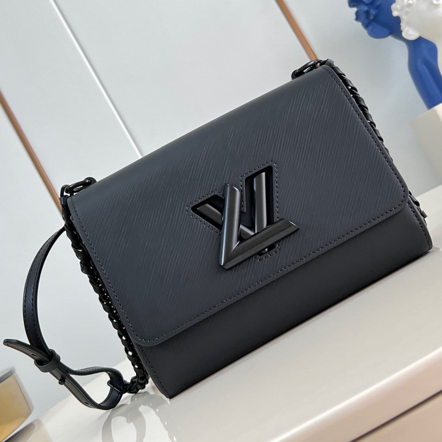 Louis Vuitton Twist MM Handbag Black M25325