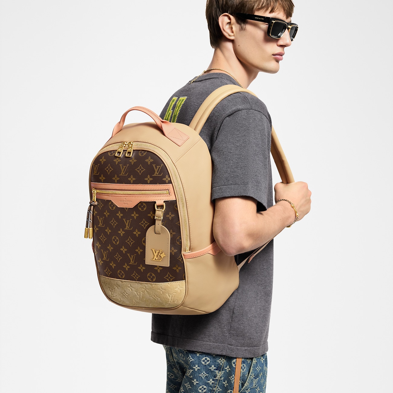 Louis Vuitton Outdoor Backpack  M12624