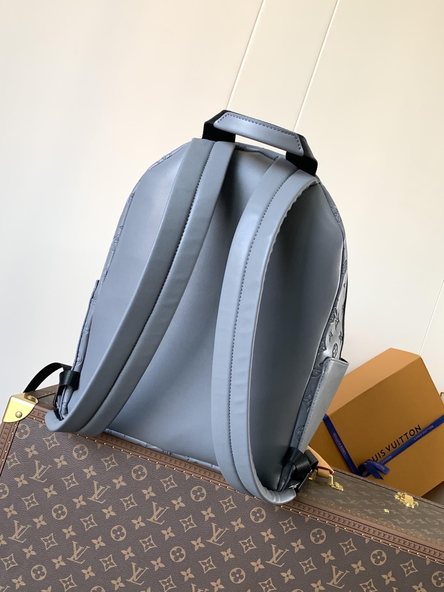 Louis Vuitton Discovery Backpack M46557