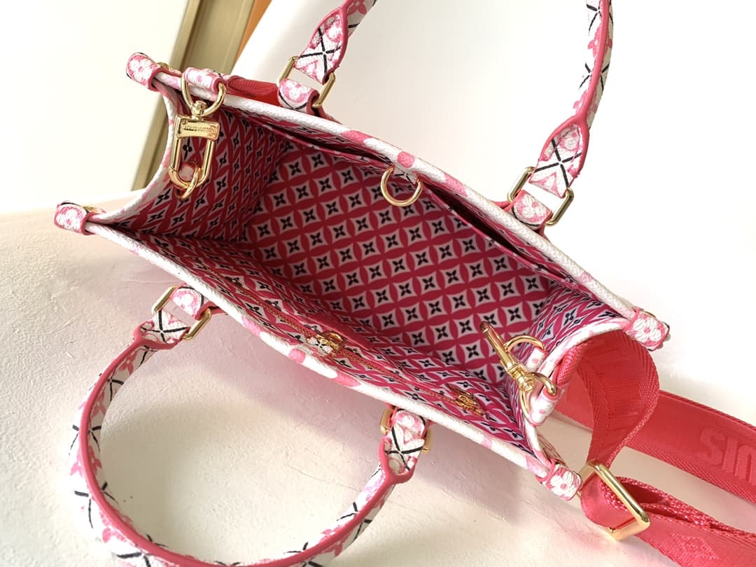 Louis Vuitton Onthego PM Handbag M22976